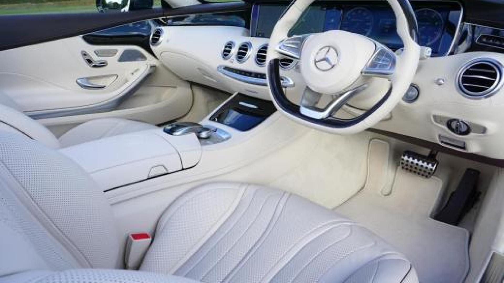 Mercedes-Benz C300 4MATIC 2024